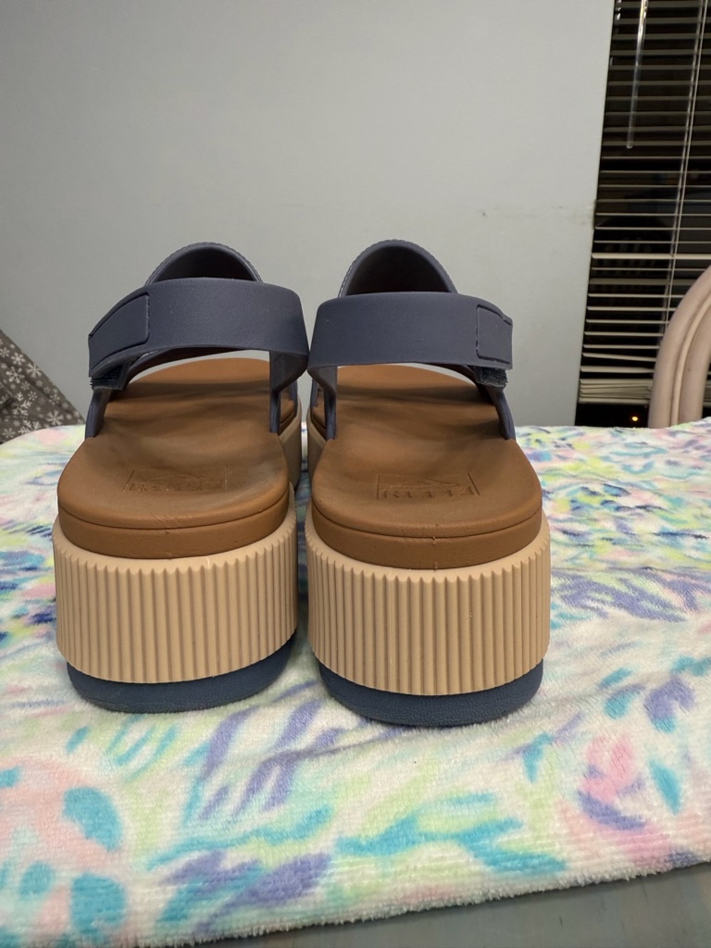 Reef Women’s Indigo Platform Sandals with Tan Platform - Picture 6 of 7